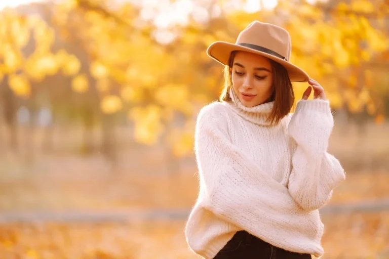 Knit Sweater Outfit Ideas for Cozy Stylish Looks